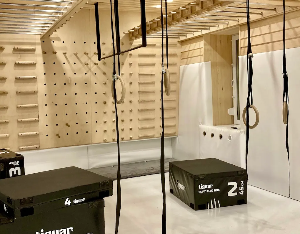 Сучасний спортивний зал школи Домініон, Київ