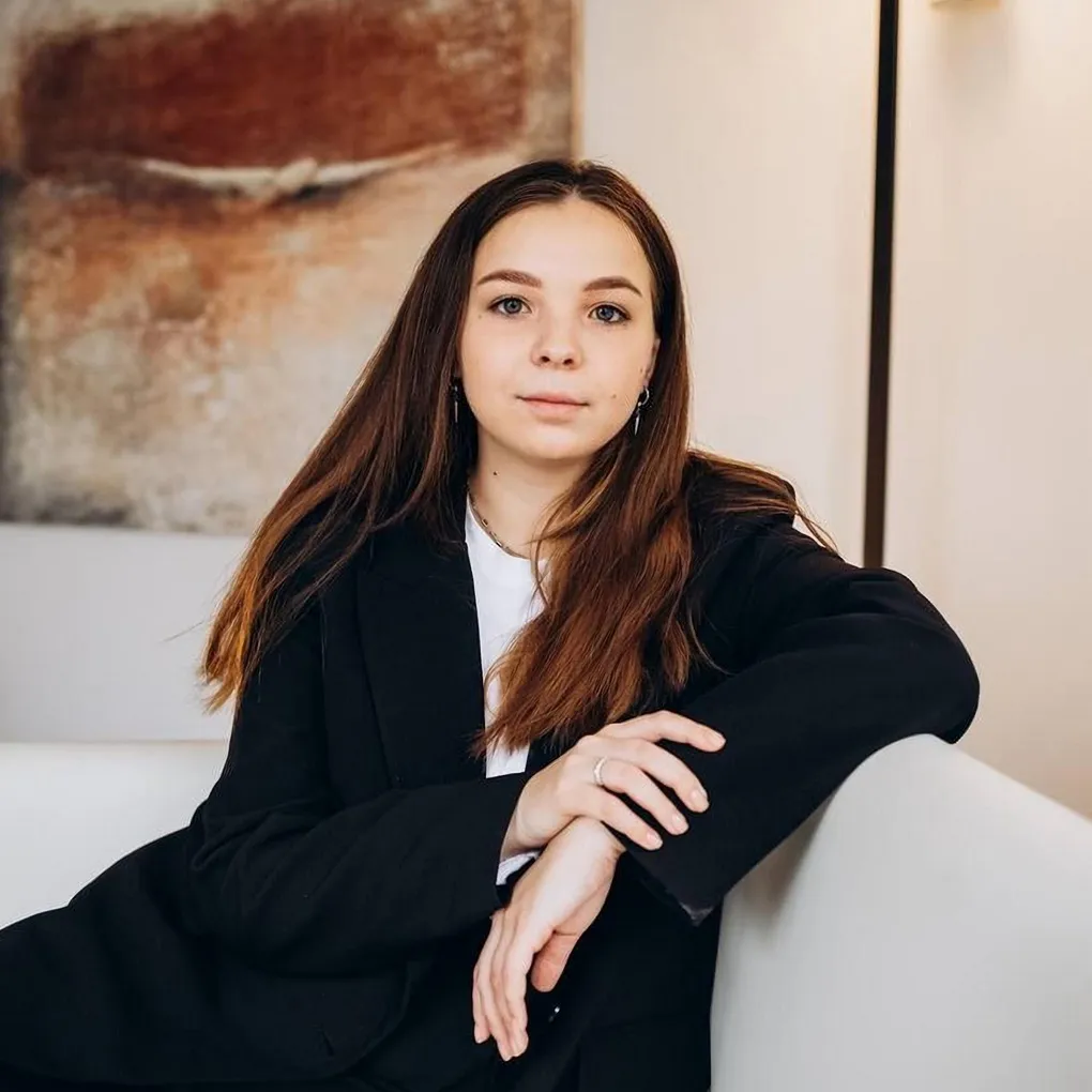 Олеся Кузовова - Вчителька початкової школи Dominion